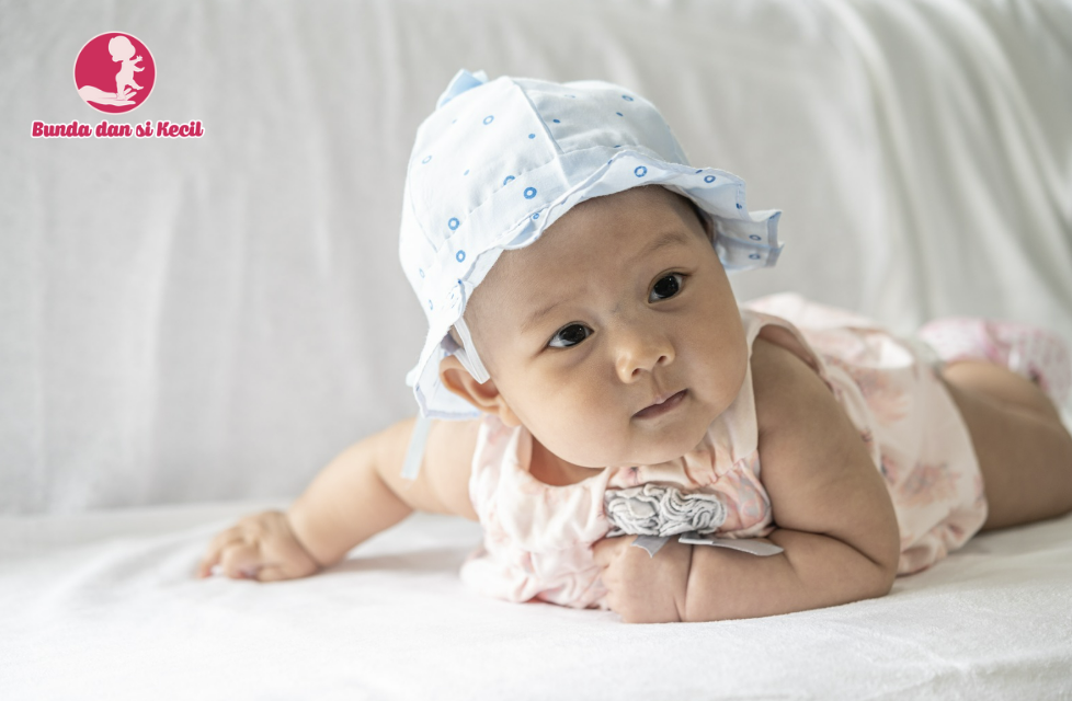 Manfaat dan Tips Melakukan Tummy Time untuk Si Kecil